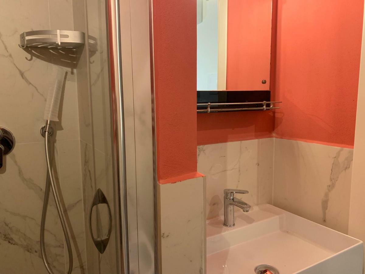 L'8Boutique Via Piella Apartment Болоня Екстериор снимка