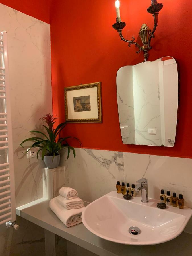 L'8Boutique Via Piella Apartment Болоня Екстериор снимка