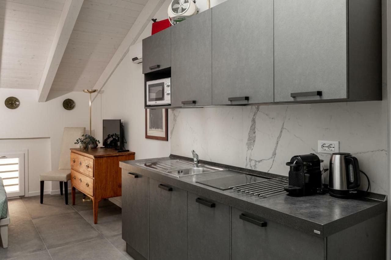 L'8Boutique Via Piella Apartment Болоня Екстериор снимка