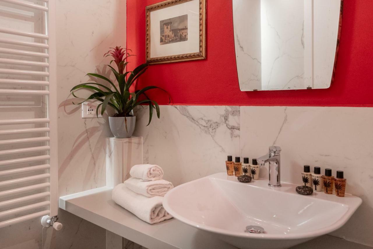 L'8Boutique Via Piella Apartment Болоня Екстериор снимка